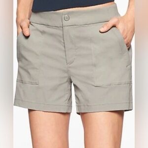 Athleta Light Grey Trekkie North Mid Rise Shorts 14